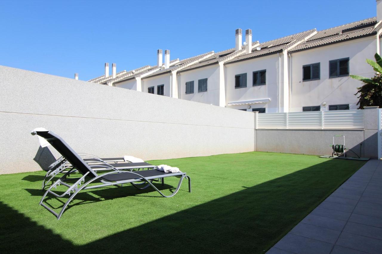 サグント Global Properties, Bonito Adosado Con Jardin En La Playa De Almardaヴィラ エクステリア 写真