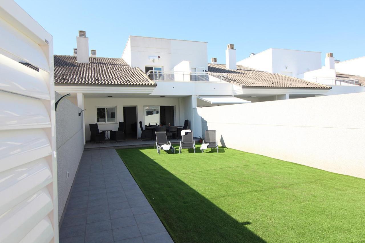 サグント Global Properties, Bonito Adosado Con Jardin En La Playa De Almardaヴィラ エクステリア 写真