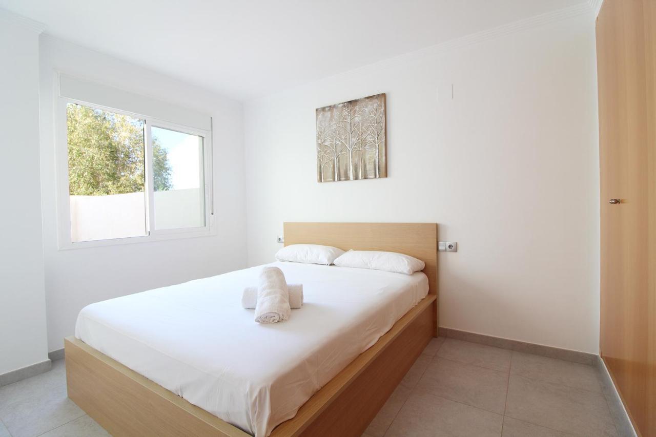 サグント Global Properties, Bonito Adosado Con Jardin En La Playa De Almardaヴィラ エクステリア 写真