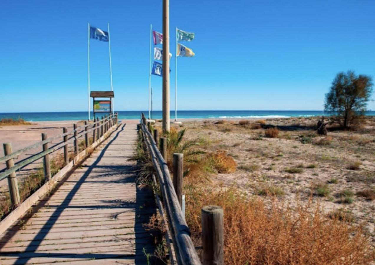 サグント Global Properties, Bonito Adosado Con Jardin En La Playa De Almardaヴィラ エクステリア 写真